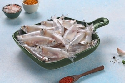 white sardine veloori